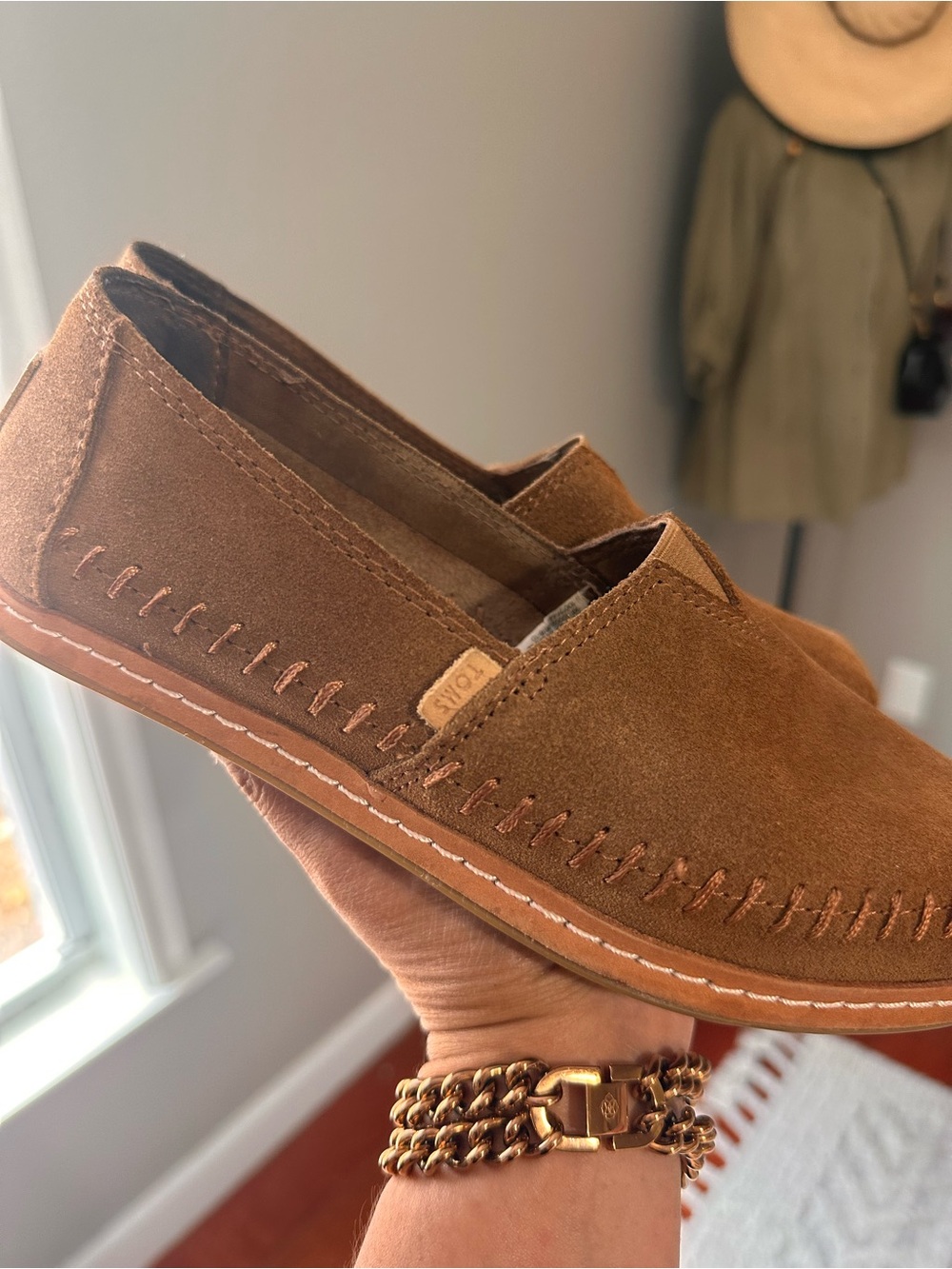 TOMS Brown Suede Comfy Cloud Step Slip-On Loafers in Chestnut Brown - Picture 2 of 7